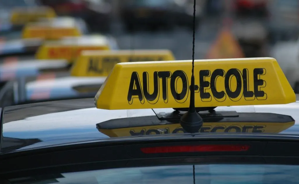 Auto-école contact + : Comment être sûr de bien conduire ?