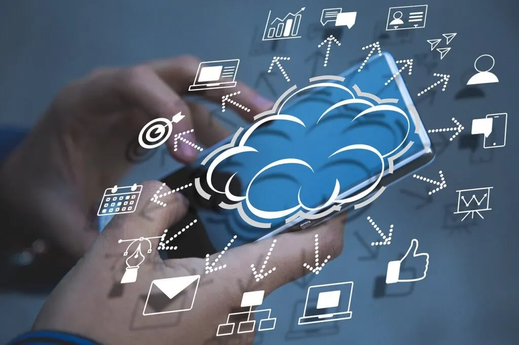 découvrez le cloud computing, une technologie révolutionnaire qui permet de stocker, gérer et traiter des données à distance via internet. profitez de la flexibilité, de l'évolutivité et des coûts réduits qu'offre le cloud pour optimiser vos ressources numériques et améliorer la collaboration au sein de votre entreprise.