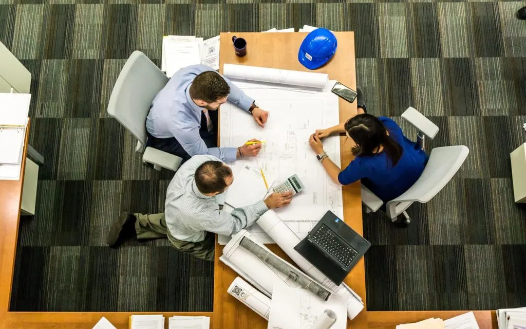 découvrez les avantages et les stratégies d'une collaboration efficace au sein des équipes. apprenez comment favoriser l'échange d'idées et maximiser les résultats grâce à un travail collectif harmonieux.