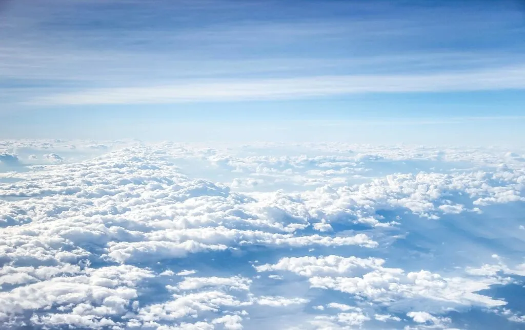 découvrez on cloud 6, la chaussure de course innovante qui allie style et performance. éprouvez un confort inégalé grâce à sa technologie de pointe et ses matériaux légers, parfaite pour les coureurs cherchant à optimiser leurs performances tout en restant tendance. ne manquez pas l'opportunité de vous équiper de ce modèle exceptionnel !