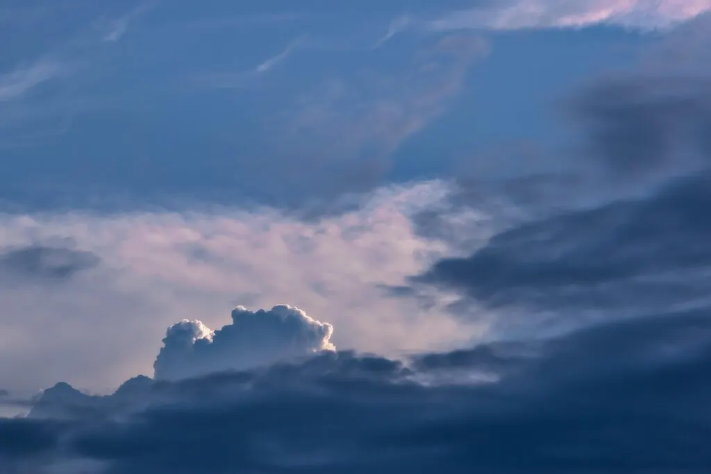 découvrez l'univers du cloud computing : solutions flexibles, stockage sécurisé et collaboration simplifiée. transformez votre gestion des données et boostez la productivité de votre entreprise grâce aux technologies cloud.