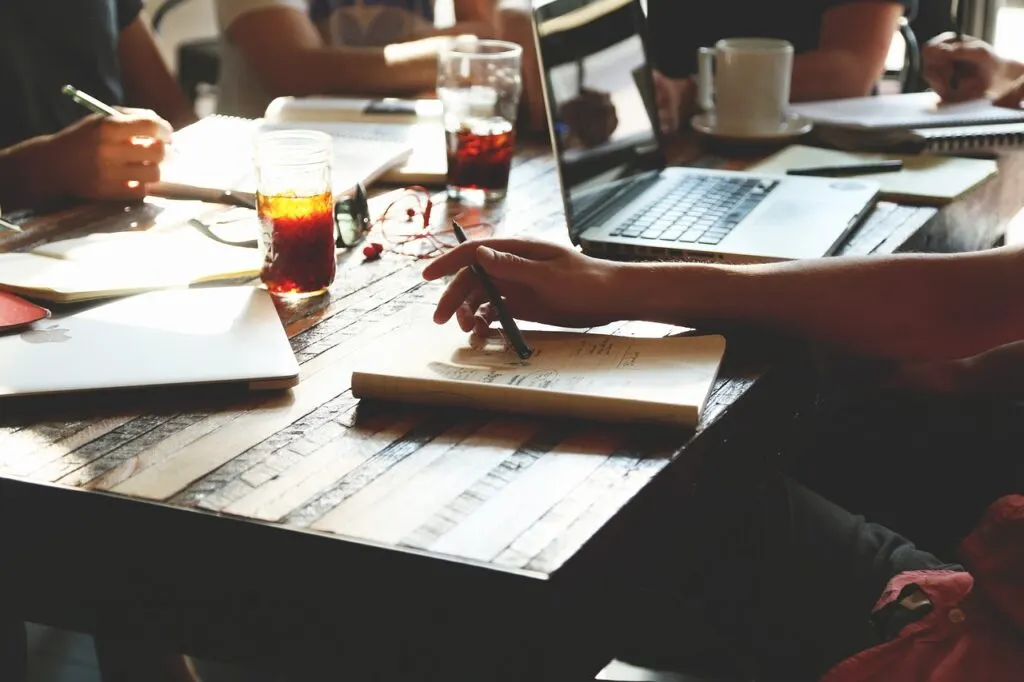 découvrez comment établir des partenariats fructueux et durables pour booster votre activité. explorez des stratégies efficaces et des conseils pratiques pour maximiser les avantages d'une collaboration réussie.