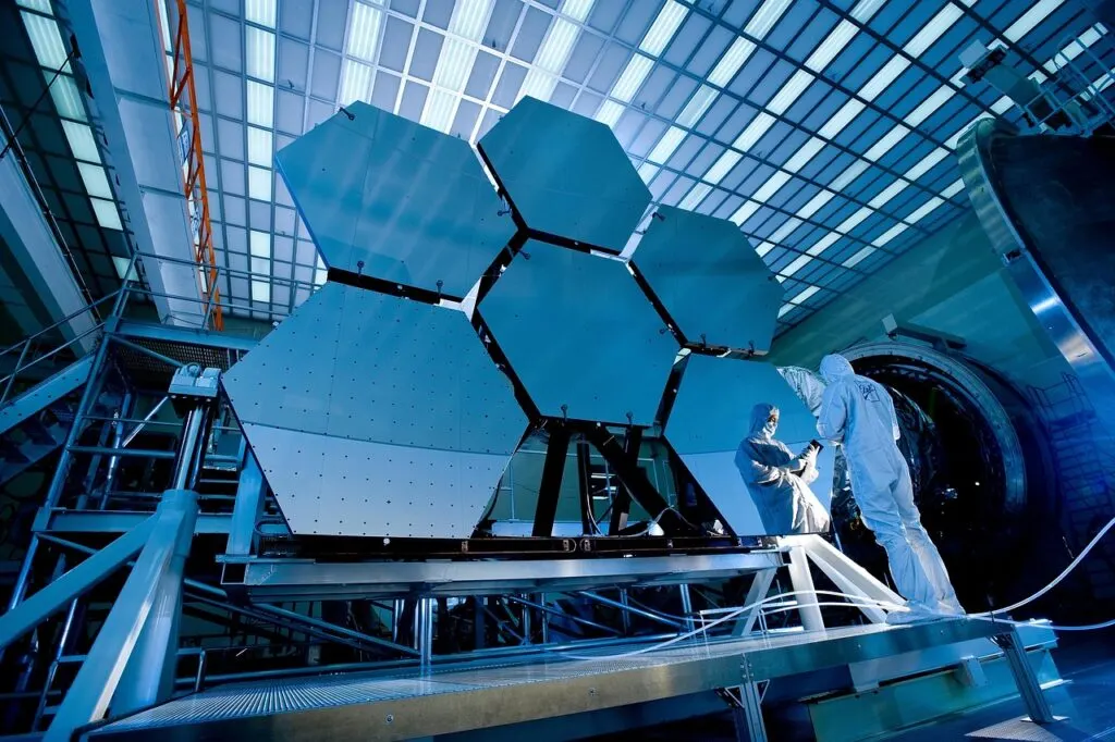 découvrez les dernières actualités et découvertes fascinantes du télescope spatial james webb (jwst), le plus puissant jamais lancé, et explorez les secrets de l'univers révélés par ses observations révolutionnaires.