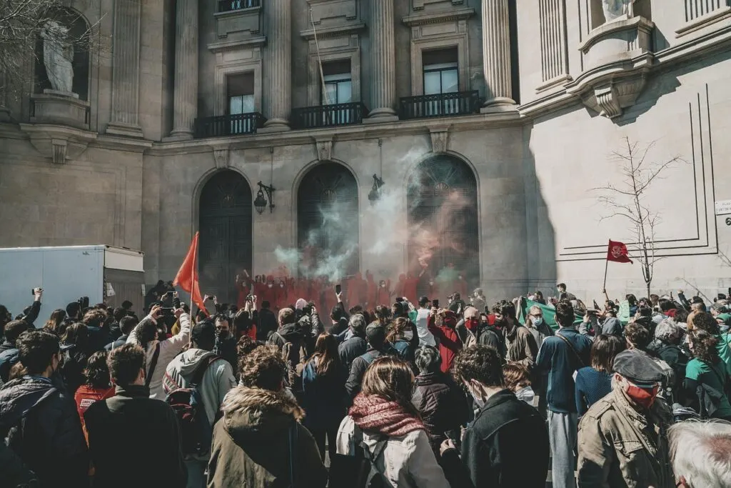 découvrez tout sur le concept de protestation : définitions, exemples historiques et impact social des mouvements de contestation.