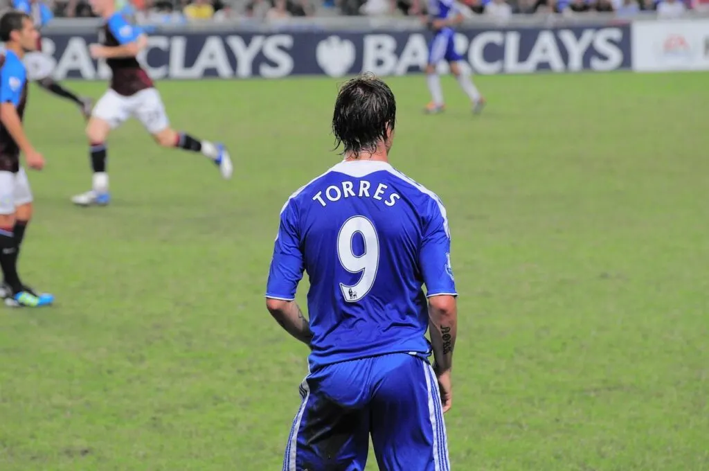 découvrez les dernières actualités et rumeurs sur les transferts de chelsea fc. suivez en temps réel les arrivées et départs des joueurs du club londonien.