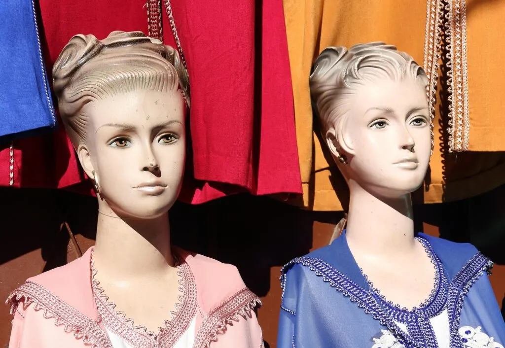 découvrez fez, une ville riche en histoire et culture au cœur du maroc, célèbre pour ses médinas authentiques, ses souks animés et son artisanat traditionnel.