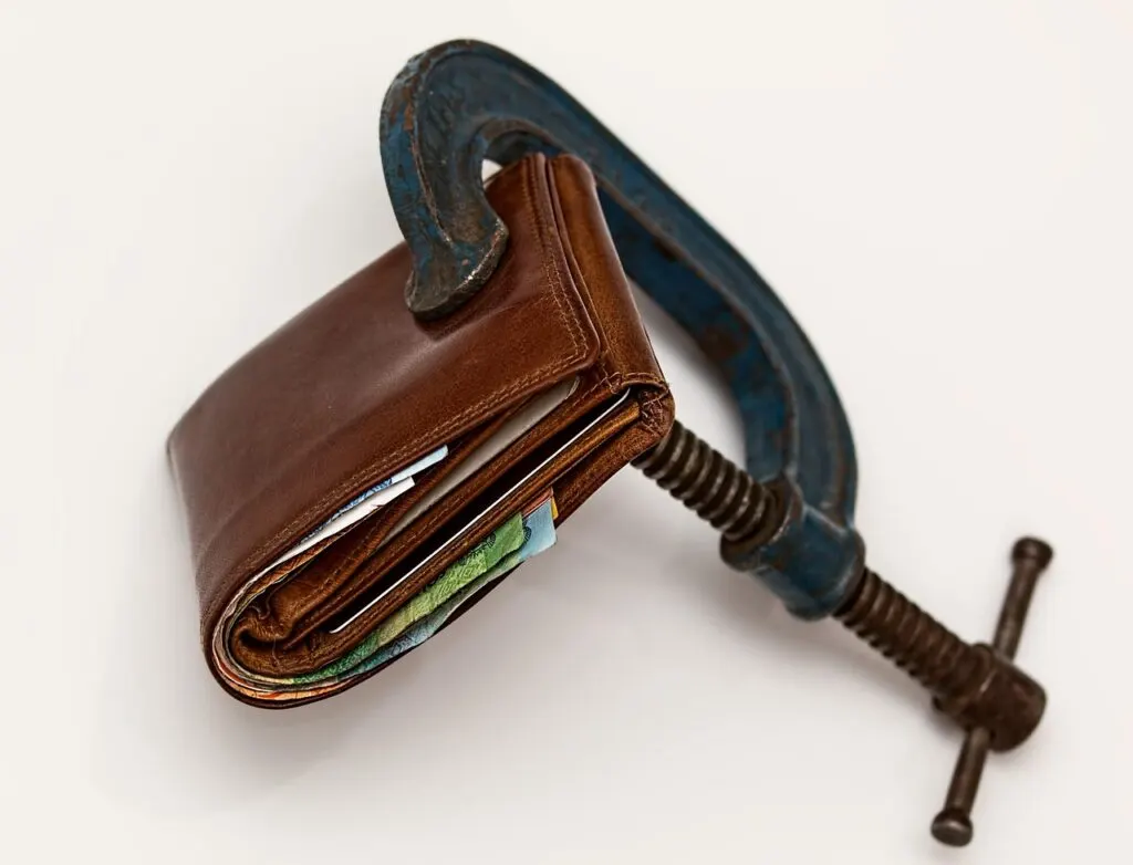 découvrez l'impact de la taxation sur l'économie, les entreprises et les particuliers, et comprenez comment les différentes taxes influencent la croissance et les finances.