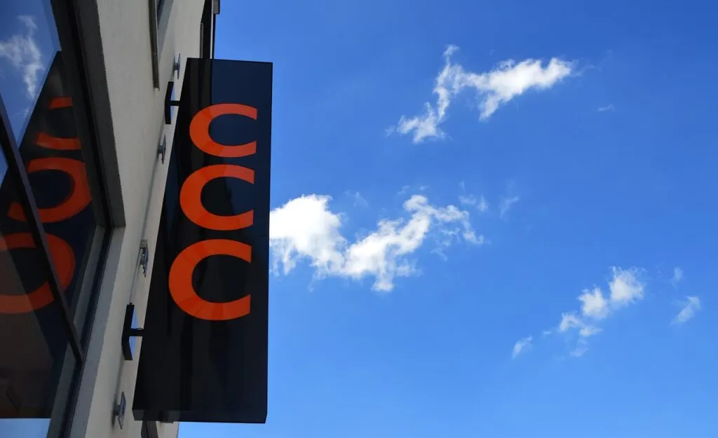 découvrez les opportunités d'investissement dans le cloud computing et comment maximiser vos rendements grâce aux technologies de pointe et aux tendances du marché.