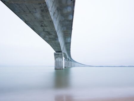 découvrez vmware cloud foundation, une plateforme intégrée qui simplifie le déploiement et la gestion des infrastructures cloud. bénéficiez d'une infrastructure de virtualisation robuste, de la gestion des conteneurs et d'outils automatisés pour optimiser vos opérations cloud tout en réduisant les coûts.